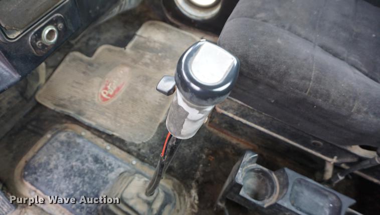 image for item DF1680 1993 Peterbilt 379 semi truck