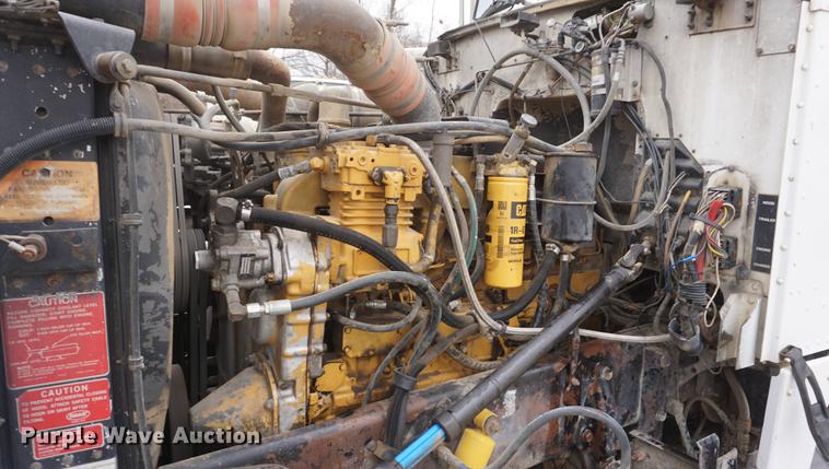 image for item DF1680 1993 Peterbilt 379 semi truck