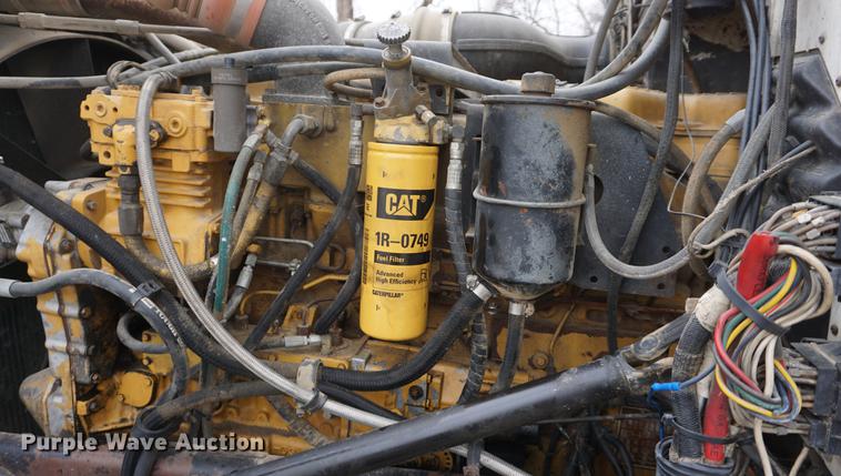 image for item DF1680 1993 Peterbilt 379 semi truck