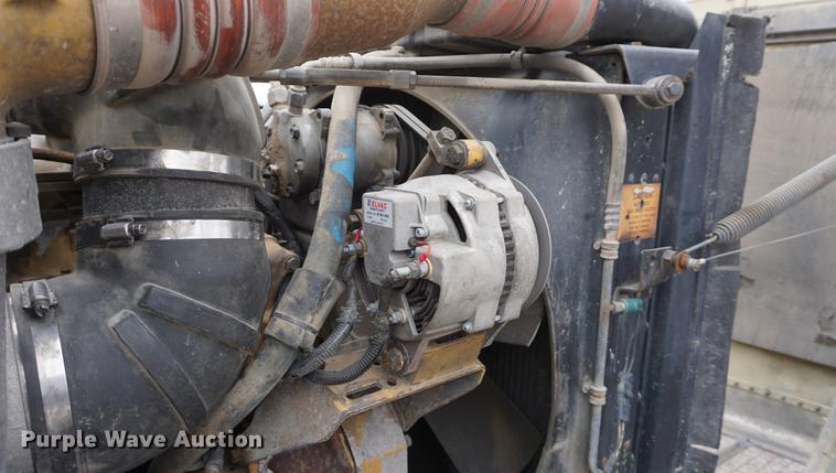 image for item DF1680 1993 Peterbilt 379 semi truck