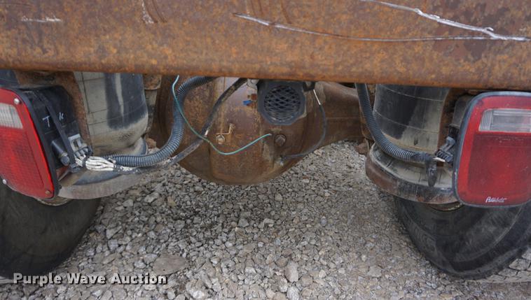 image for item DF1680 1993 Peterbilt 379 semi truck