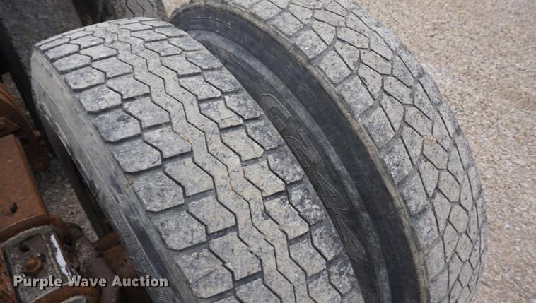 image for item DF1680 1993 Peterbilt 379 semi truck