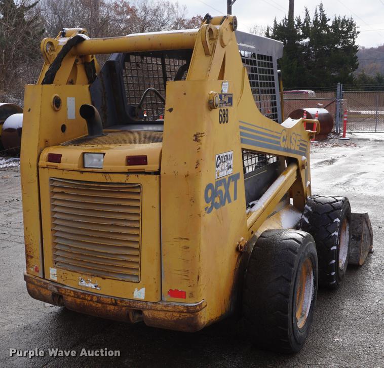 image for item DF1690 1998 Case 95XT skid steer