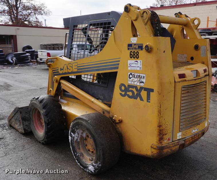 image for item DF1690 1998 Case 95XT skid steer