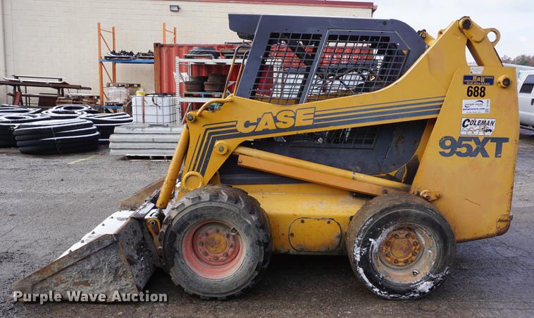 image for item DF1690 1998 Case 95XT skid steer
