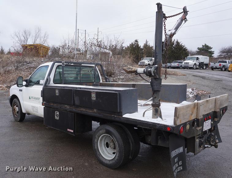 image for item DF1691 2000 Ford F350 Super Duty flat bed pickup truck