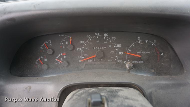 image for item DF1691 2000 Ford F350 Super Duty flat bed pickup truck