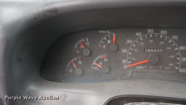 image for item DF1691 2000 Ford F350 Super Duty flat bed pickup truck