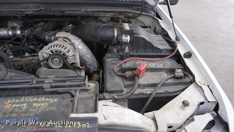 image for item DF1691 2000 Ford F350 Super Duty flat bed pickup truck