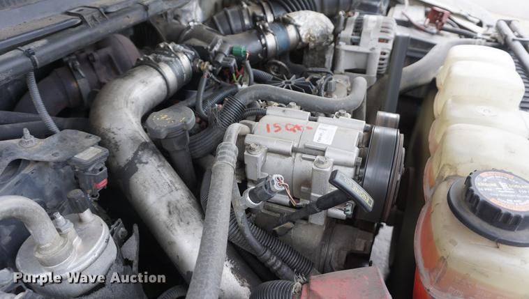 image for item DF1691 2000 Ford F350 Super Duty flat bed pickup truck