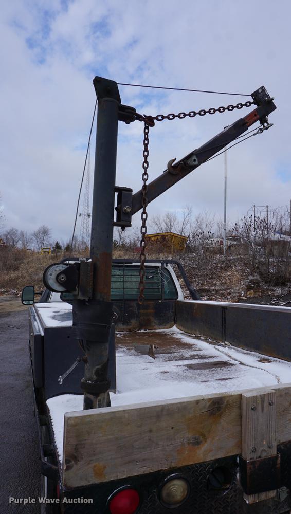 image for item DF1691 2000 Ford F350 Super Duty flat bed pickup truck