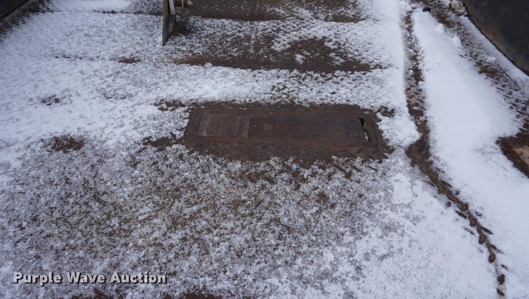 image for item DF1691 2000 Ford F350 Super Duty flat bed pickup truck