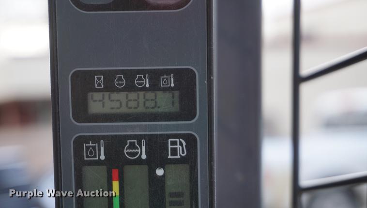 image for item DF1692 2013 Case SV300 skid steer