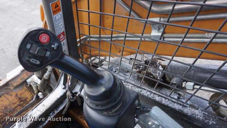 image for item DF1692 2013 Case SV300 skid steer