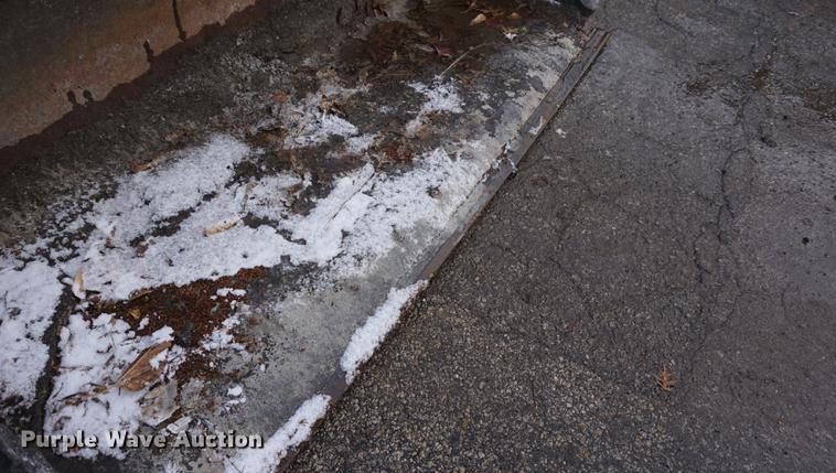 image for item DF1692 2013 Case SV300 skid steer