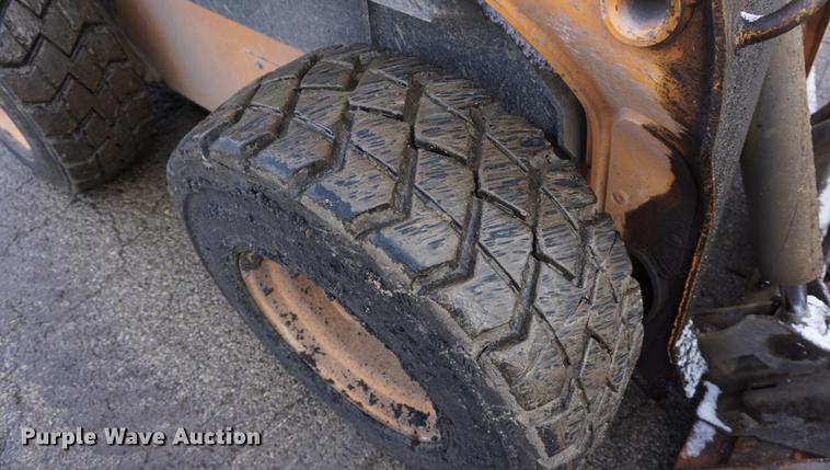 image for item DF1692 2013 Case SV300 skid steer