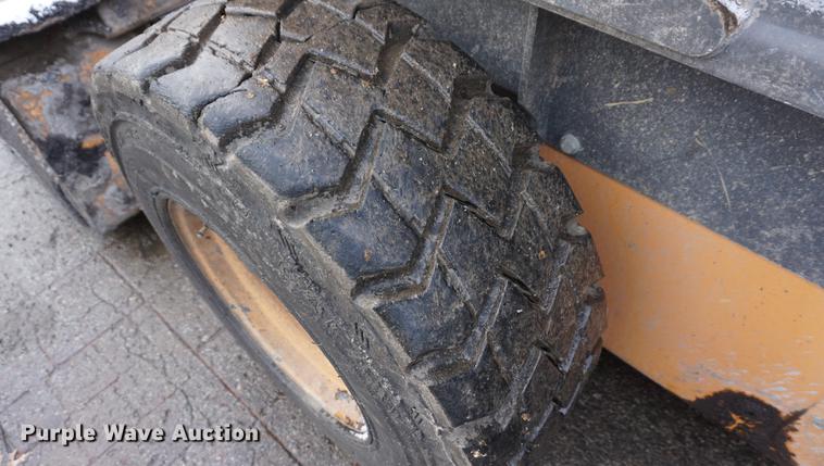 image for item DF1692 2013 Case SV300 skid steer