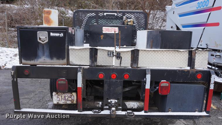 image for item DF1693 2008 Ford F450 Super Duty flat bed truck