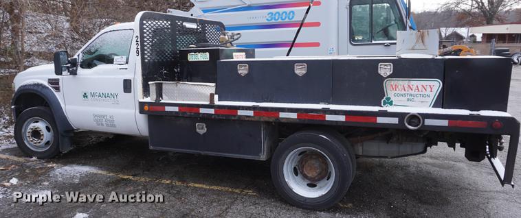 image for item DF1693 2008 Ford F450 Super Duty flat bed truck