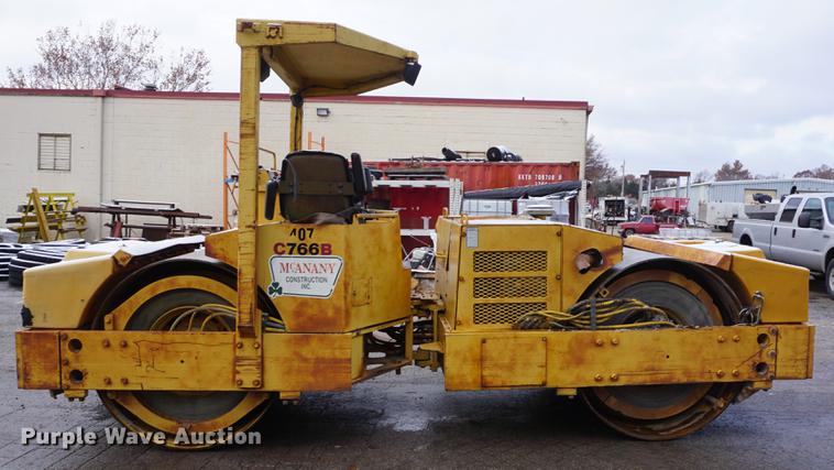 image for item DF1694 Hyster C766B double drum roller