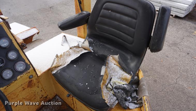 image for item DF1694 Hyster C766B double drum roller