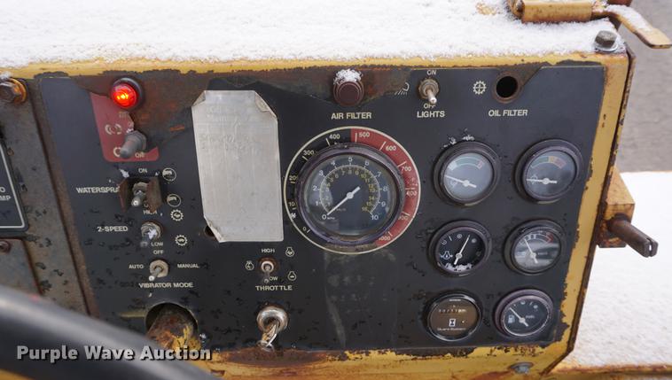 image for item DF1694 Hyster C766B double drum roller