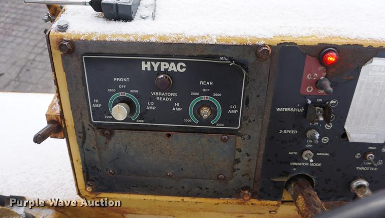 image for item DF1694 Hyster C766B double drum roller