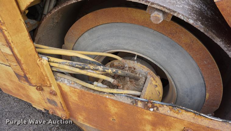 image for item DF1694 Hyster C766B double drum roller