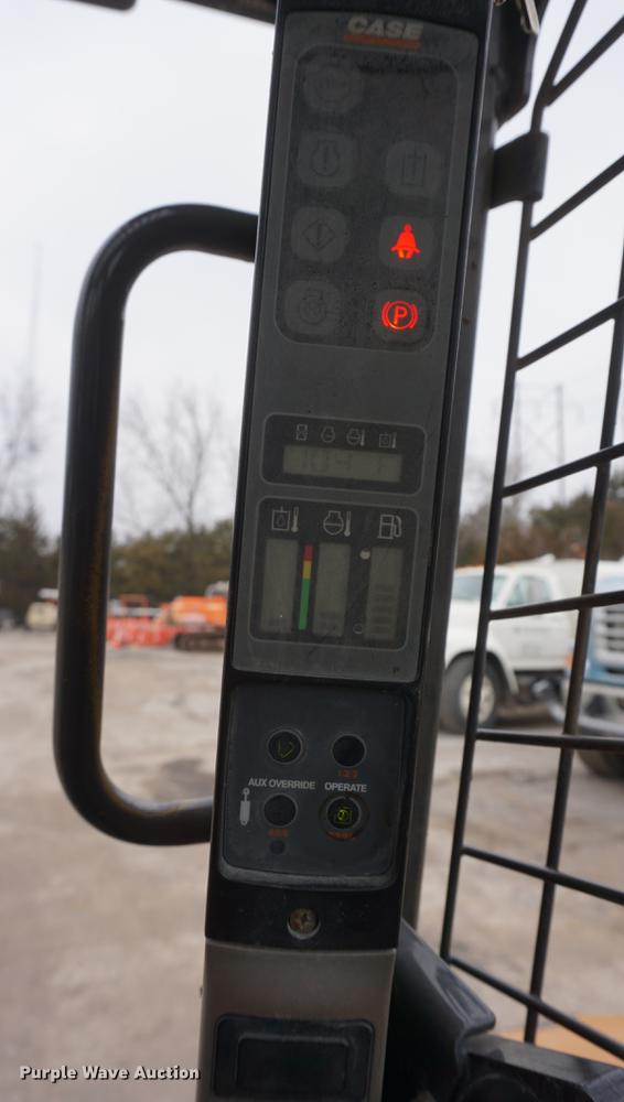 image for item DF1695 2012 Case SR250 skid steer