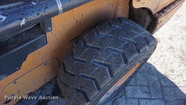 image for item DF1695 2012 Case SR250 skid steer