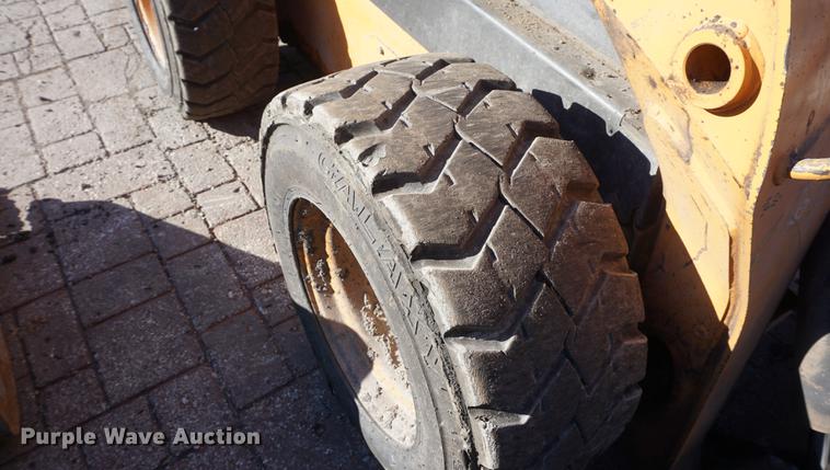 image for item DF1695 2012 Case SR250 skid steer