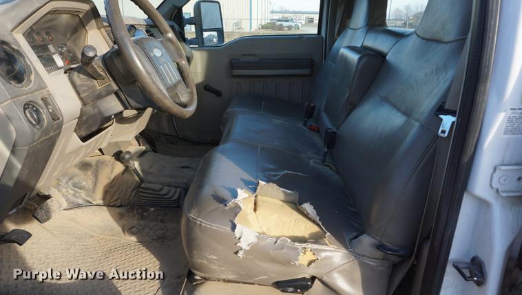 image for item DF1696 2008 Ford F550 Super Duty Crew Cab utility bed truck