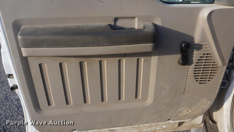 image for item DF1696 2008 Ford F550 Super Duty Crew Cab utility bed truck