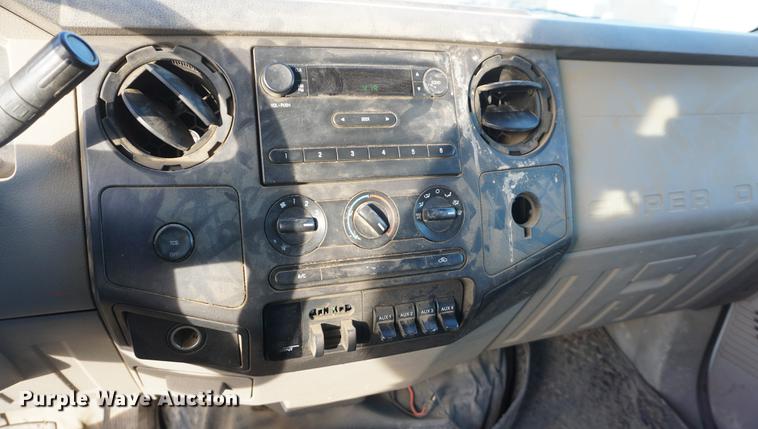 image for item DF1696 2008 Ford F550 Super Duty Crew Cab utility bed truck