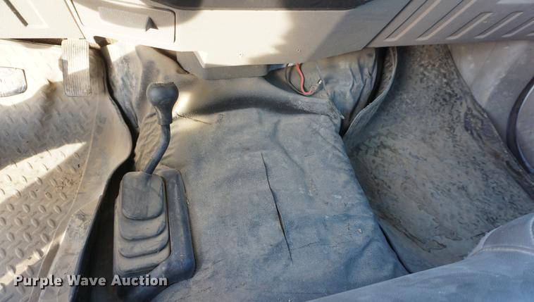 image for item DF1696 2008 Ford F550 Super Duty Crew Cab utility bed truck