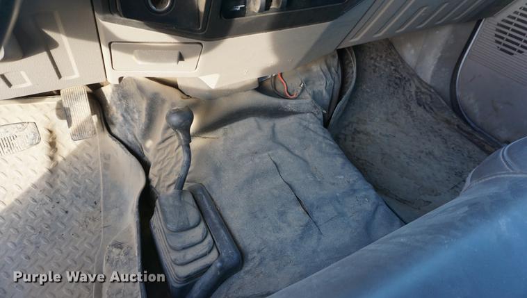 image for item DF1696 2008 Ford F550 Super Duty Crew Cab utility bed truck