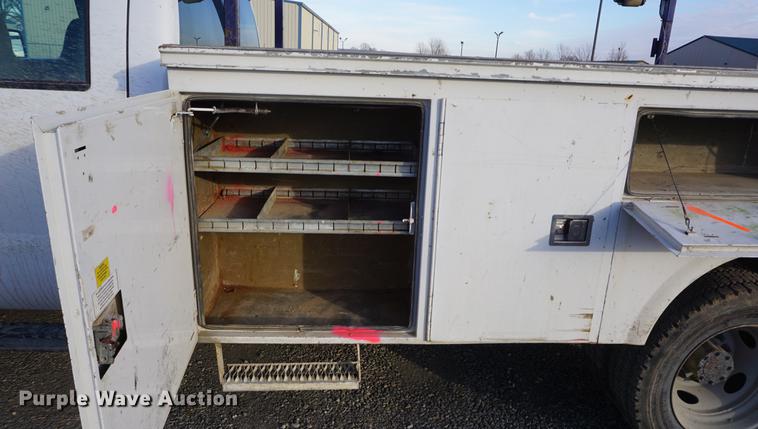 image for item DF1696 2008 Ford F550 Super Duty Crew Cab utility bed truck
