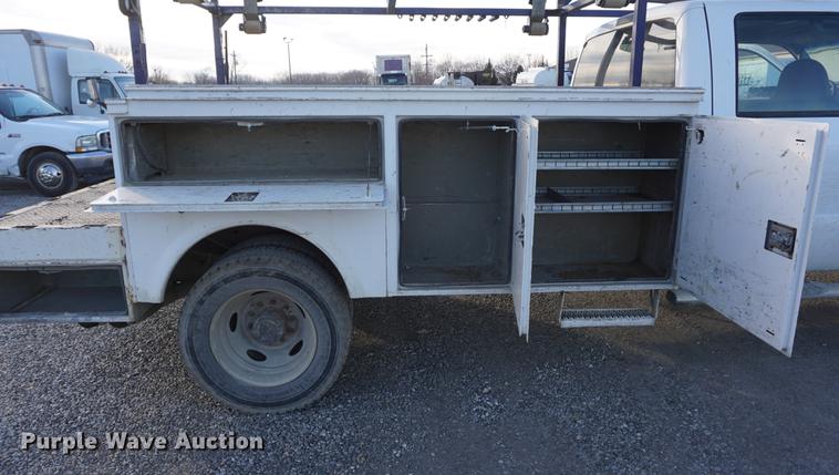 image for item DF1696 2008 Ford F550 Super Duty Crew Cab utility bed truck