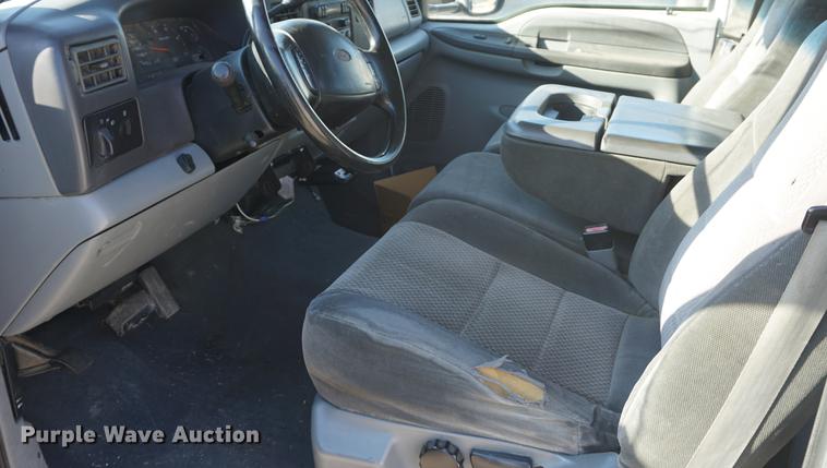 image for item DF1697 2002 Ford F350 Super Duty Crew Cab flat dump bed pickup truck