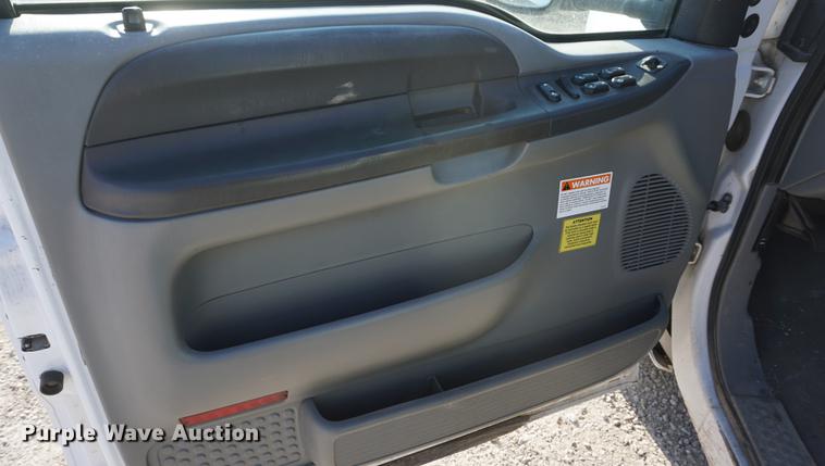 image for item DF1697 2002 Ford F350 Super Duty Crew Cab flat dump bed pickup truck