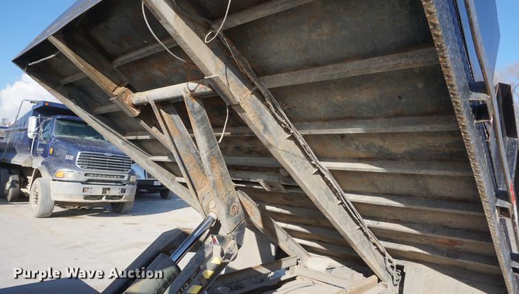 image for item DF1697 2002 Ford F350 Super Duty Crew Cab flat dump bed pickup truck