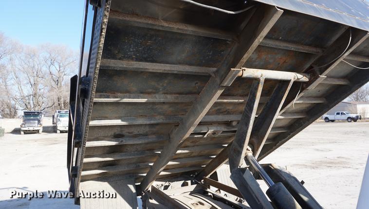 image for item DF1697 2002 Ford F350 Super Duty Crew Cab flat dump bed pickup truck