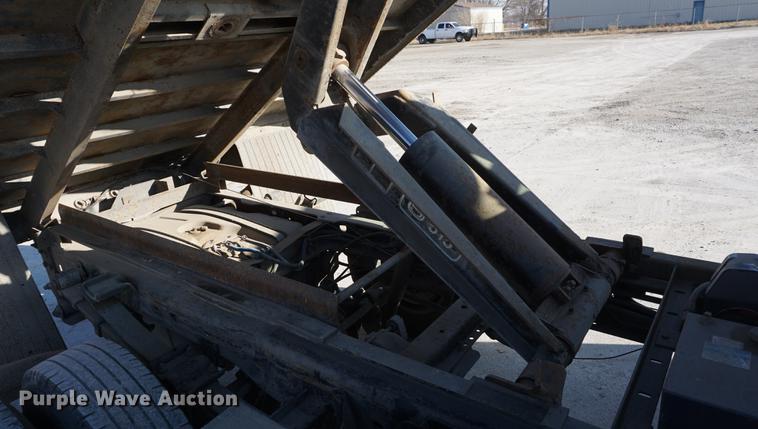 image for item DF1697 2002 Ford F350 Super Duty Crew Cab flat dump bed pickup truck