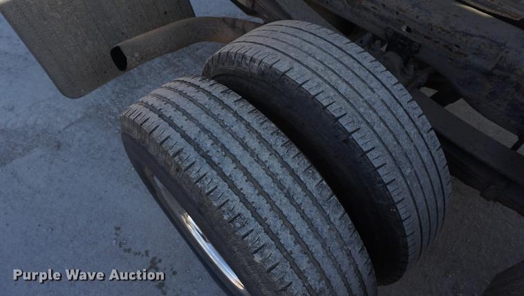 image for item DF1697 2002 Ford F350 Super Duty Crew Cab flat dump bed pickup truck