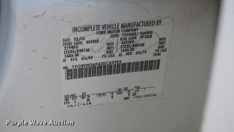 image for item DF1697 2002 Ford F350 Super Duty Crew Cab flat dump bed pickup truck