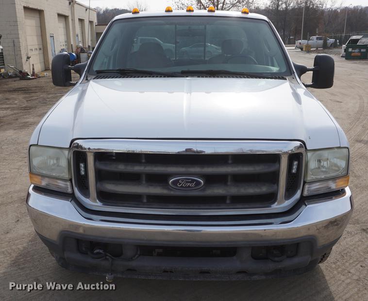 image for item DF1707 2003 Ford F350 Super Duty SuperCab pickup truck