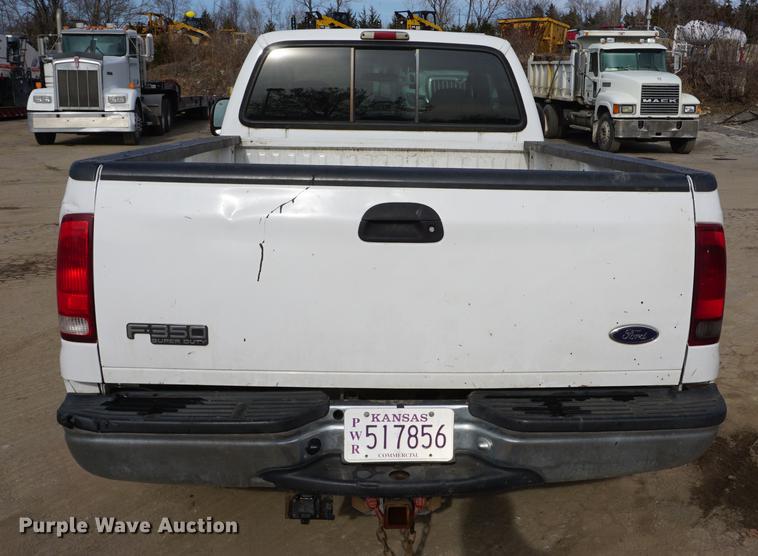 image for item DF1707 2003 Ford F350 Super Duty SuperCab pickup truck