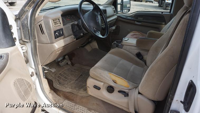 image for item DF1707 2003 Ford F350 Super Duty SuperCab pickup truck