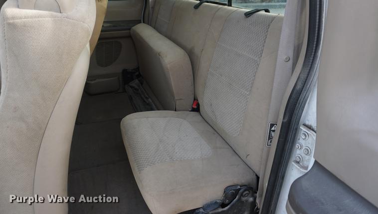 image for item DF1707 2003 Ford F350 Super Duty SuperCab pickup truck