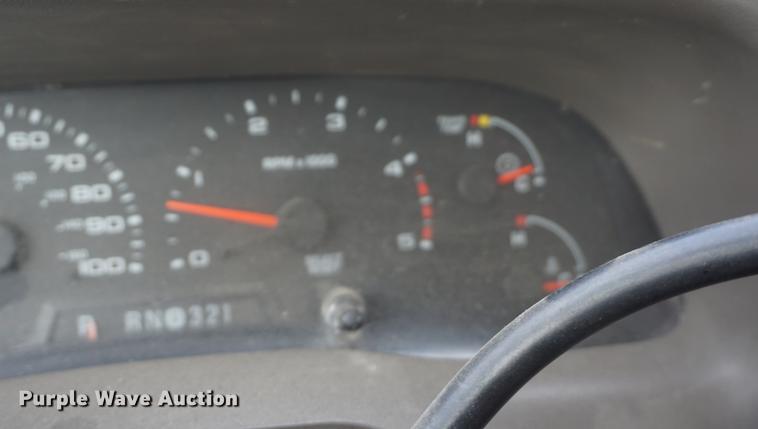 image for item DF1707 2003 Ford F350 Super Duty SuperCab pickup truck